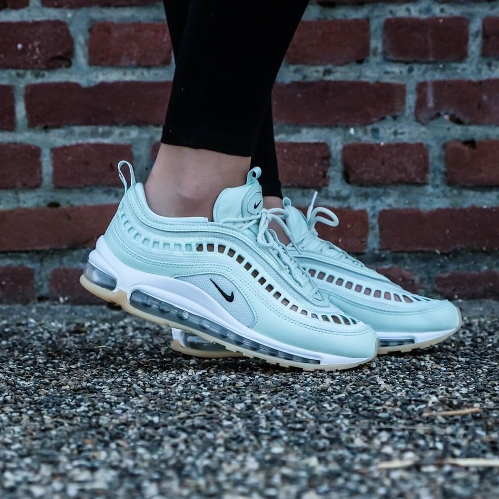 Nike Limited Edition FEATURE Women’s Air Max Wom - Picture 1 of 4